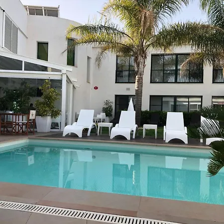 三角洲拉尔加迪尔酒店 3* 厄尔·波普瑙·德尔·戴尔